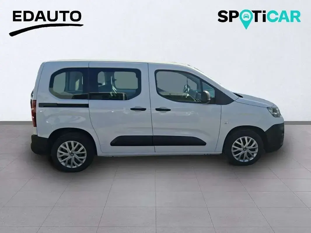 Usado Citroën Berlingo Live 102 CV (75 kW) 2022 Blanco Monovolumen