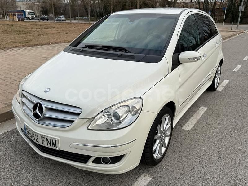 Usado Mercedes B200 140 CV (102 kW) 2007 Blanco Monovolumen