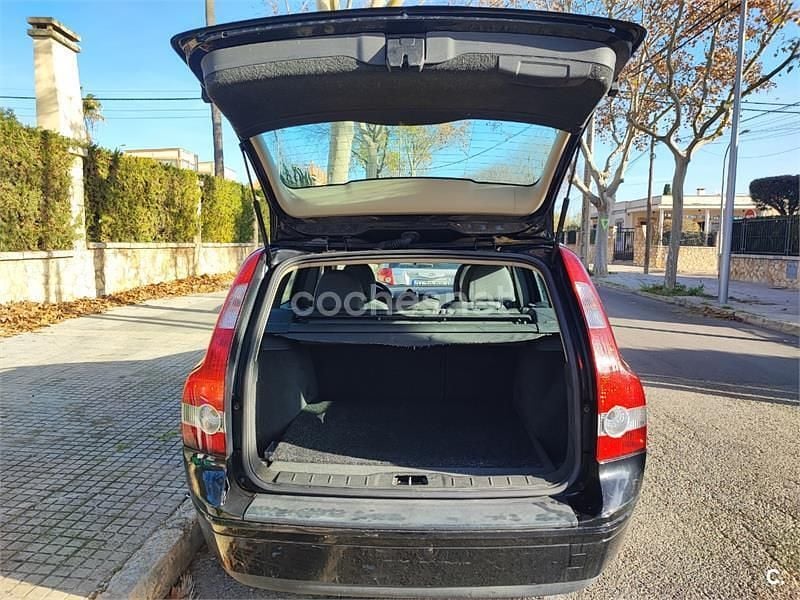 Usado Volvo V50 Momentum 125 CV (91 kW) 2005 Negro Familiar