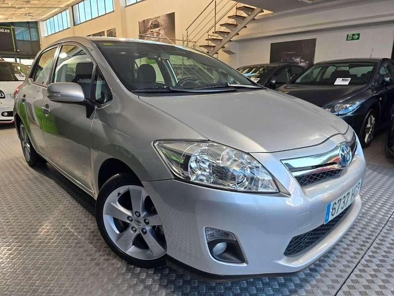Käytetty Toyota Auris Hybrid Active 136 HP (100 kW) 2011 Harmaa Viistoperä