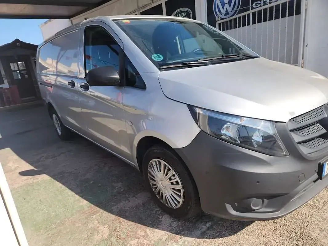 Usado Mercedes Vito 136 CV (100 kW) 2017 Gris Van