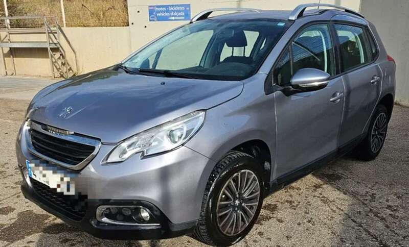 Gris Usado 2015 Peugeot 2008 Allure SUV | 7000 € (Precio justo) - Imagen 1/4