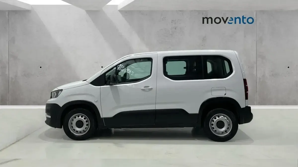 Usado Peugeot Rifter Business-Line 100 CV (73 kW) 2023 Blanco Monovolumen