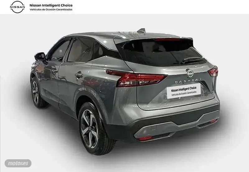 Usado Nissan Qashqai N-Connecta 140 CV (102 kW) 2023 Gris / plateado SUV