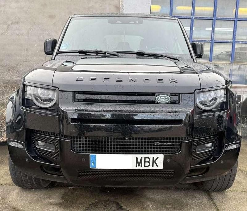 Negro Usado 2022 Land Rover Defender SE Dynamic SUV | 54.900 € - Imagen 1/4