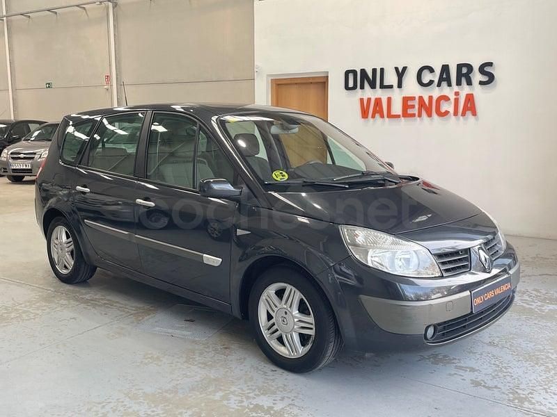 Usado Renault Grand Scénic II Privilege 115 CV (84 kW) 2005 Negro Monovolumen