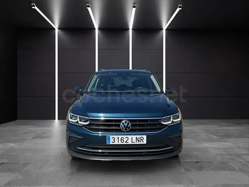 Usado VW Tiguan Life 150 CV (110 kW) 2021 Azul SUV