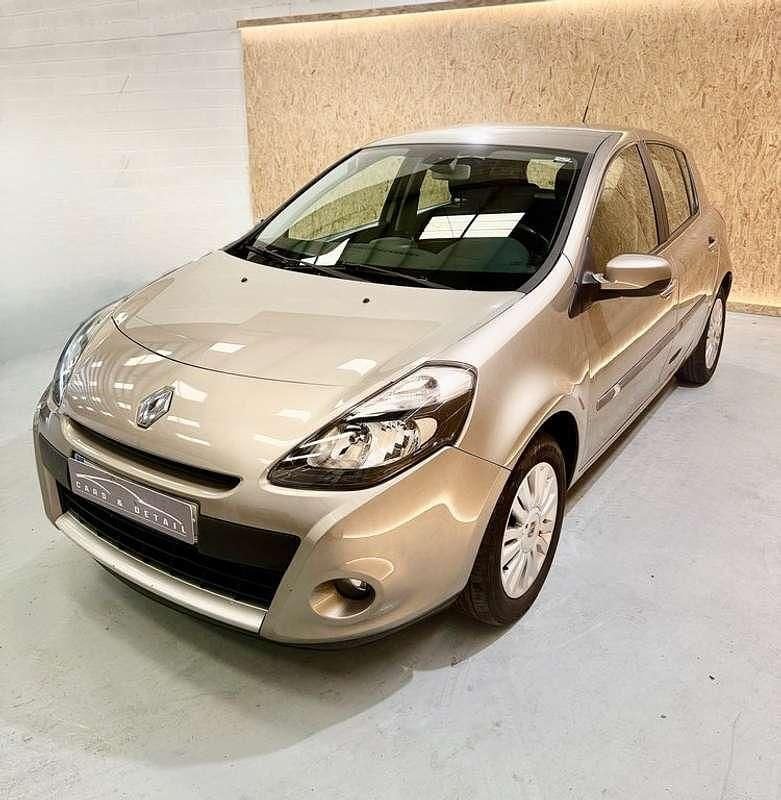 Usado Renault Clio IV Dynamique 90 CV (66 kW) 2012 Beige Utilitario