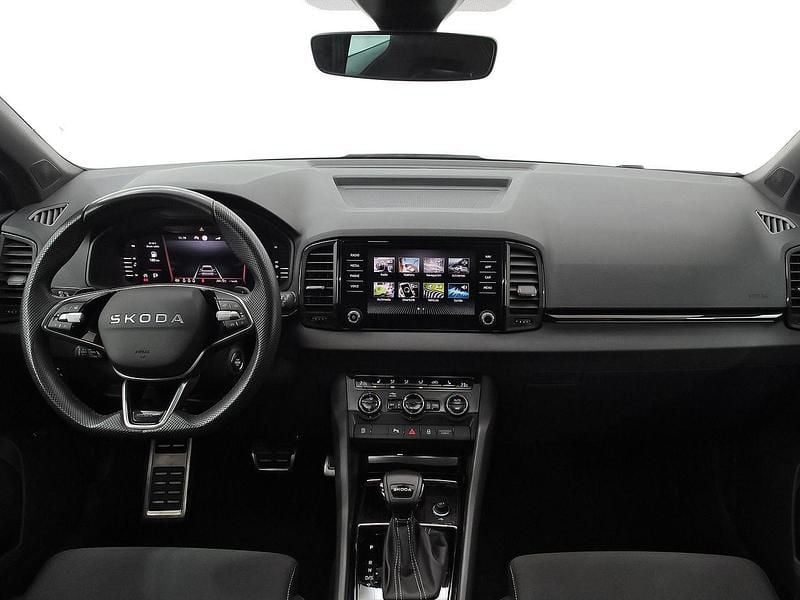 Usado Skoda Karoq SportLine 150 CV (110 kW) 2025 Blanco SUV