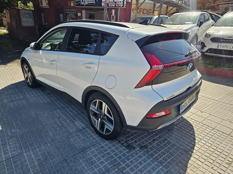 Usado Hyundai Bayon 100 CV (73 kW) 2021 Blanco SUV