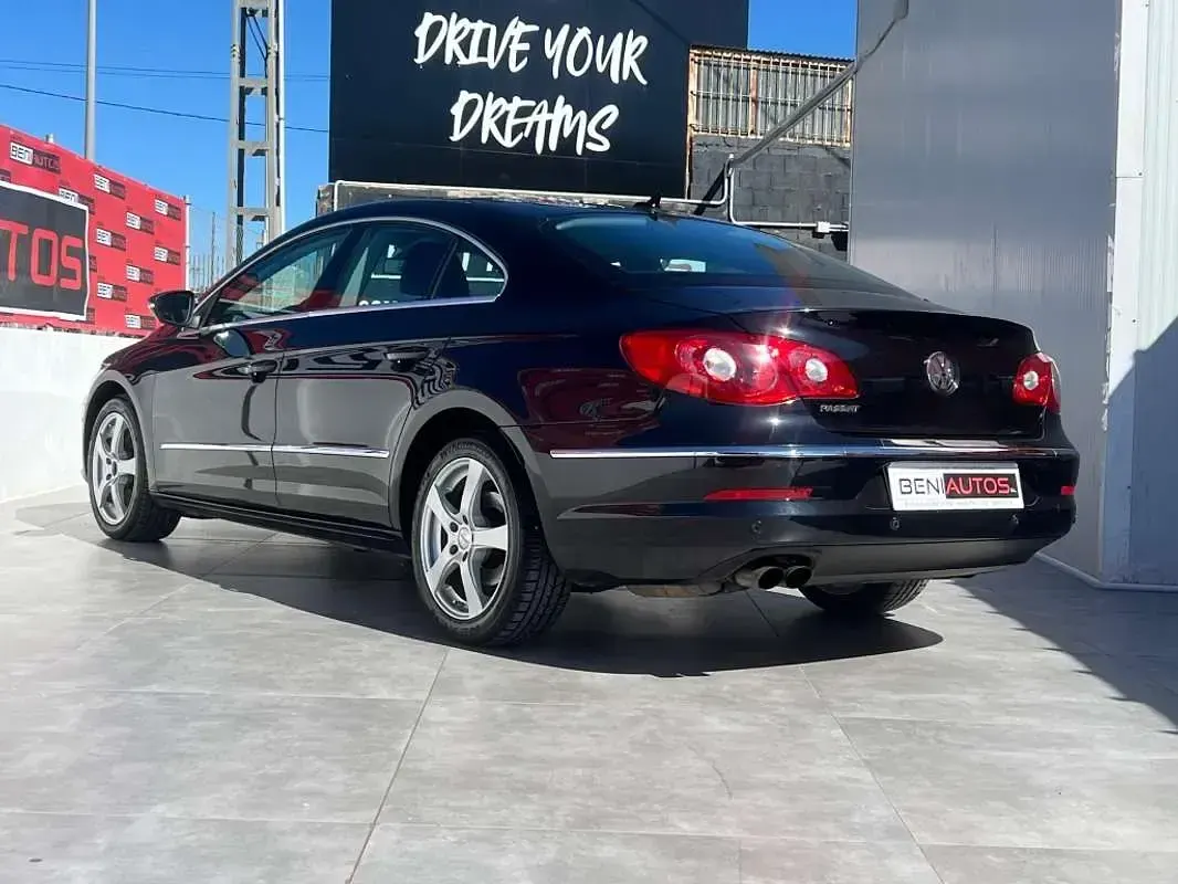 Usado VW Passat 160 CV (117 kW) 2010 Negro Coupe