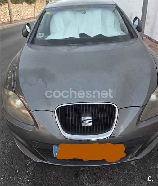 Gris / plata Usado 2013 Seat Leon Reference Berlina | 4500 € (Buen precio) - Imagen 1/4