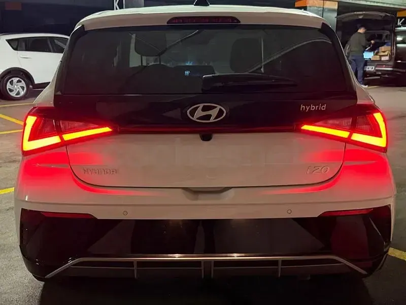 Nuevo Hyundai i20 100 CV (73 kW) 2025 Blanco Utilitario