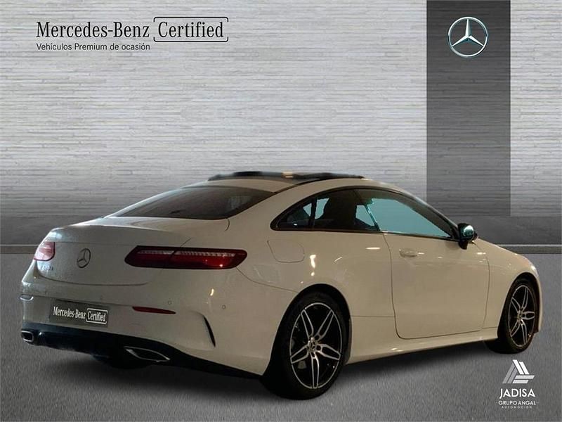 Usado Mercedes E220 AMG line 194 CV (142 kW) 2017 Blanco Coupe