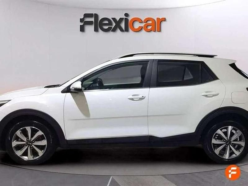 Usado Kia Stonic 101 CV (74 kW) 2021 Blanco SUV