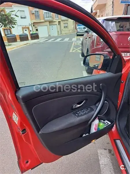 Usado Renault Mégane 105 CV (77 kW) 2009 Rojo Berlina