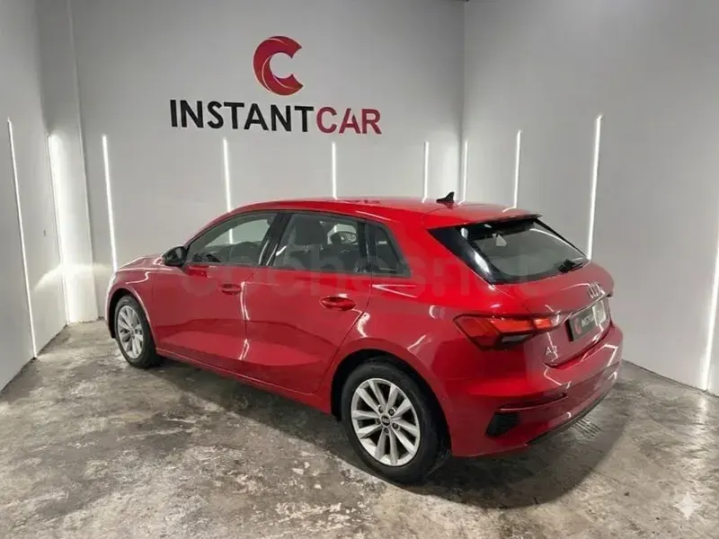 Usado Audi A3 110 HP (80 kW) 2021 Vermelho Sedan