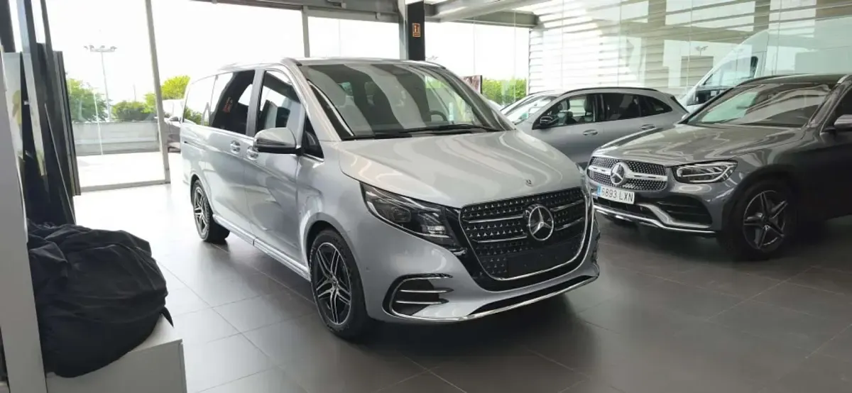 Nuevo Mercedes V250 Avantgarde 190 CV (139 kW) 2026 Plateado Monovolumen