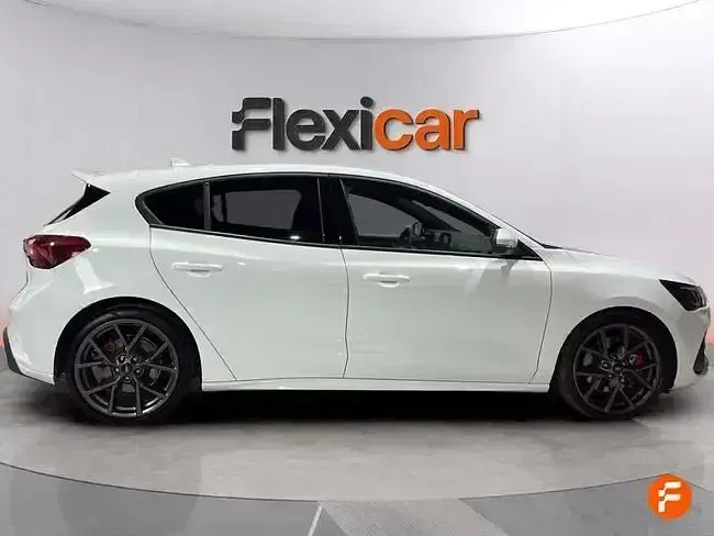 Używany Ford Focus ST 280 KM (205 kW) 2025 Biały