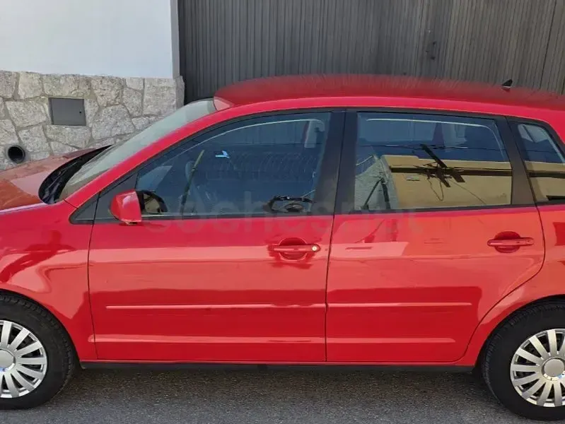 Usado VW Polo Sportline 80 CV (58 kW) 2006 Rojo Utilitario