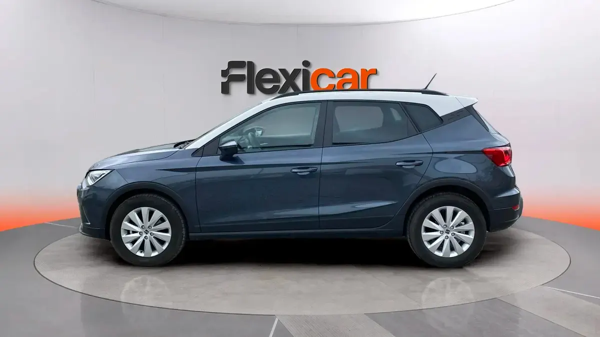 Usado Seat Arona FR 116 CV (85 kW) 2025 Gris SUV