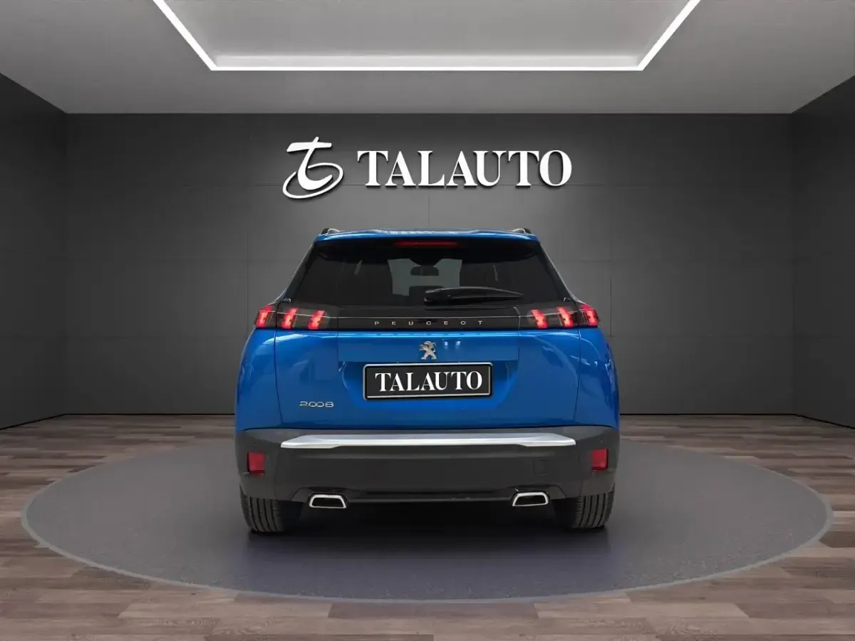 Usado Peugeot 2008 Allure 130 CV (95 kW) 2022 Azul SUV