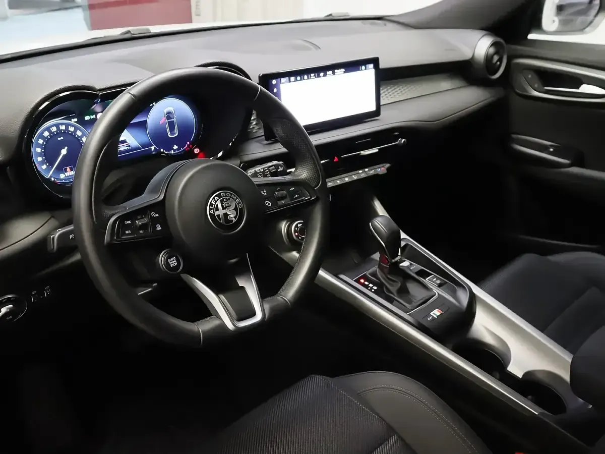 Usado Alfa Romeo Tonale Sprint 130 CV (95 kW) 2023 Negro SUV