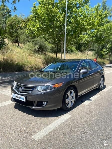Usado Honda Accord Executive 156 CV (114 kW) 2011 Gris / plata Berlina