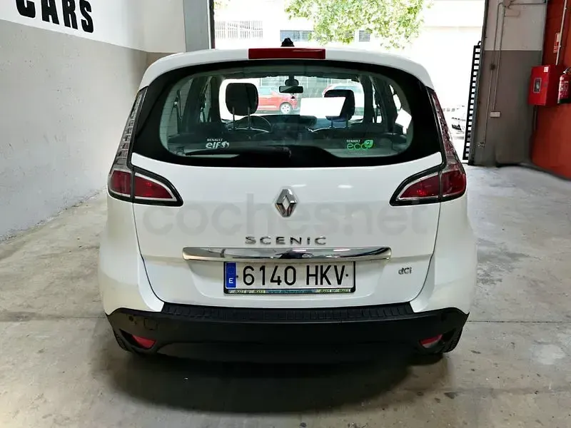 Usado Renault Scénic III Dynamique 110 CV (80 kW) 2012 Blanco Monovolumen