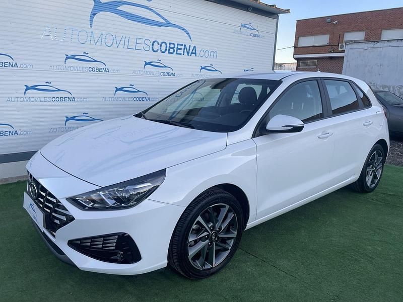 Usado Hyundai i30 110 CV (80 kW) 2023 Blanco