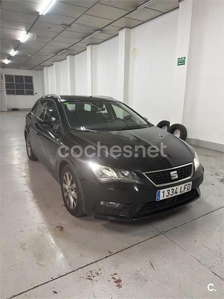 Usado Seat Leon ST Reference 130 CV (95 kW) 2020 Negro Familiar