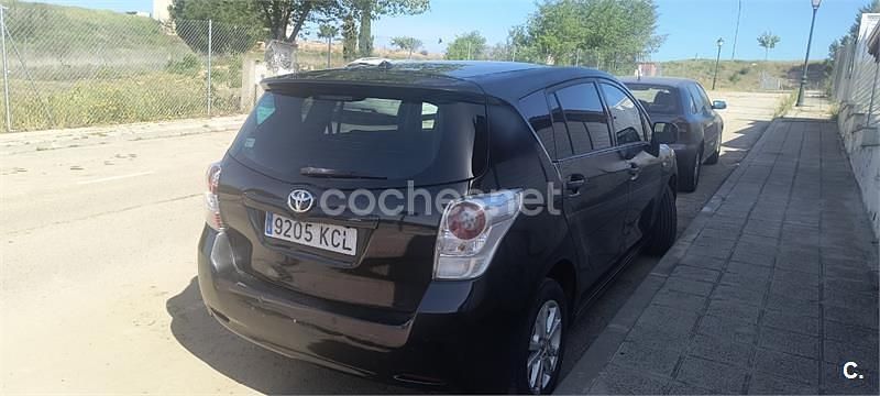 Käytetty Toyota Verso Active 126 HP (92 kW) 2013 Musta Tila-auto