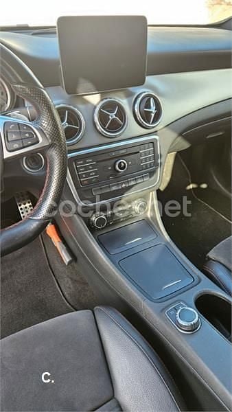 Usado Mercedes GLA180 AMG line 122 CV (89 kW) 2016 Negro SUV