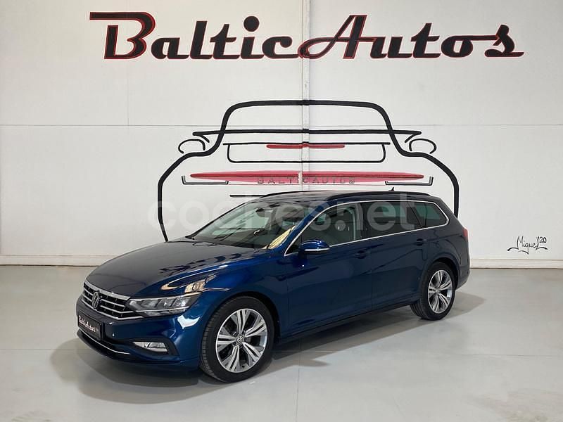 Azul Usado 2024 VW Passat Business Familiar | 32.900 € (Precio justo) - Imagen 1/4