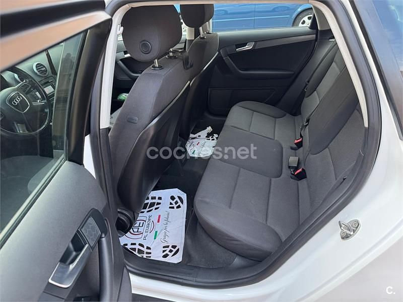 Usado Audi A3 Ambiente 105 CV (77 kW) 2011 Blanco Berlina