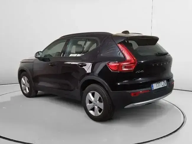 Usado Volvo XC40 129 CV (94 kW) 2022 Negro SUV