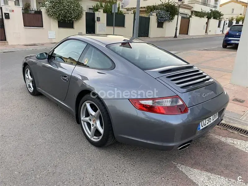 Usado Porsche 911 Carrera 325 CV (239 kW) 2005 Gris / plata Coupe