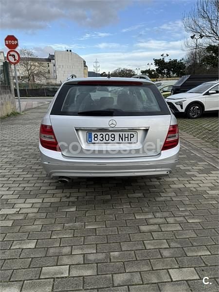 Usado Mercedes C220 Elegance 170 CV (125 kW) 2012 Gris / plata Familiar