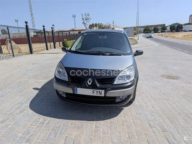 Usado Renault Scénic II Dynamique 130 CV (95 kW) 2007 Negro Monovolumen