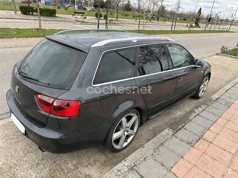 Usado Seat Exeo Sport 210 CV (154 kW) 2010 Negro Familiar