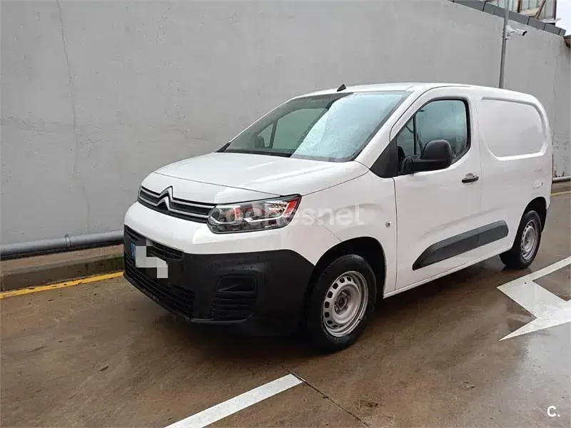 Usado Citroën Berlingo Live 102 CV (75 kW) 2020 Blanco Monovolumen