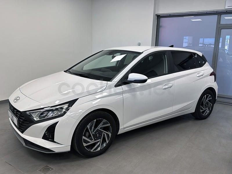 Usado Hyundai i20 79 CV (58 kW) 2025 Blanco Utilitario