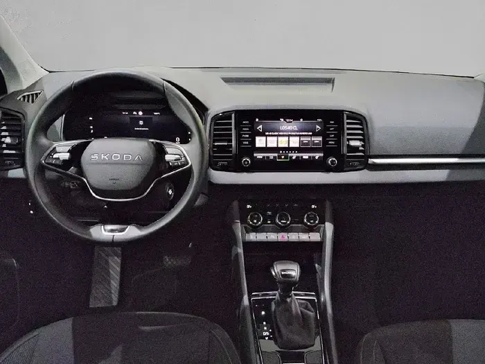 Usado Skoda Karoq Selection 150 CV (110 kW) 2025 Blanco SUV
