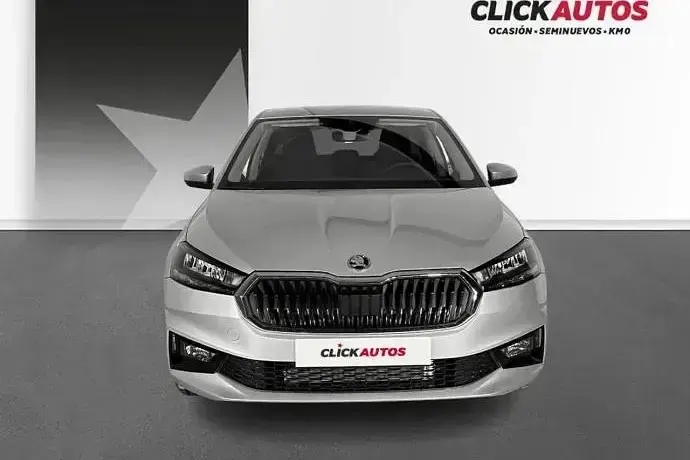 Usado Skoda Fabia Selection 115 CV (84 kW) 2025 Blanco Utilitario