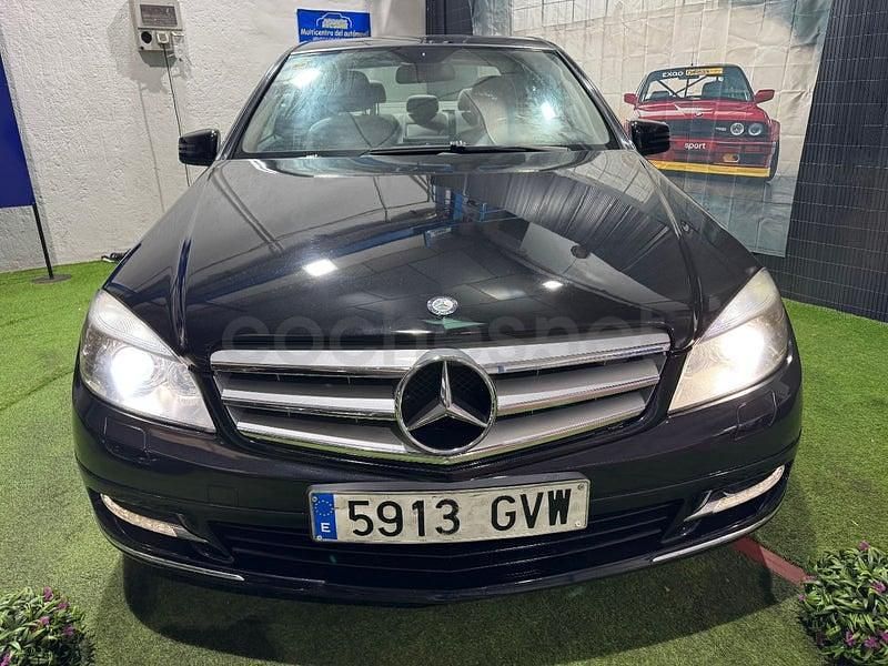 Usado Mercedes C200 Elegance 136 CV (100 kW) 2010 Negro Berlina