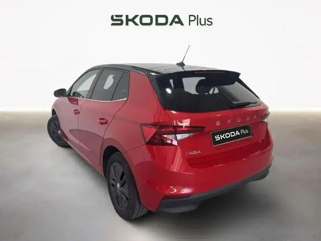 Usado Skoda Fabia 116 CV (85 kW) 2024 Rojo Utilitario