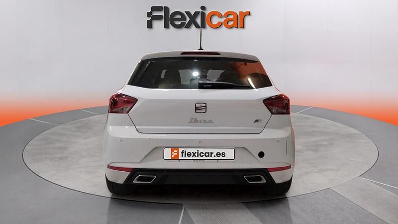 Usado Seat Ibiza FR 110 CV (80 kW) 2022 Blanco Utilitario