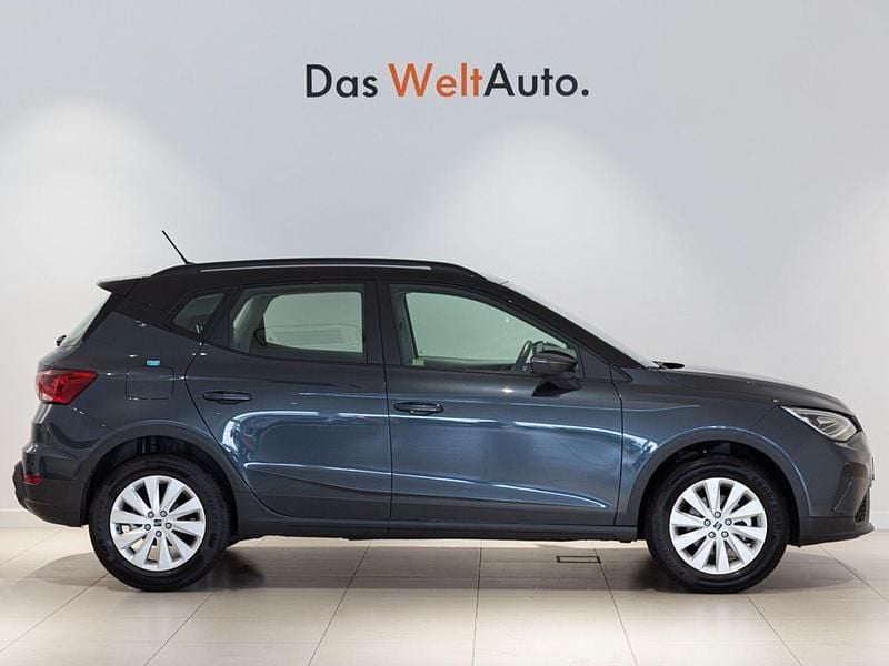 Usado Seat Arona Style Plus 110 CV (80 kW) 2022 Gris SUV