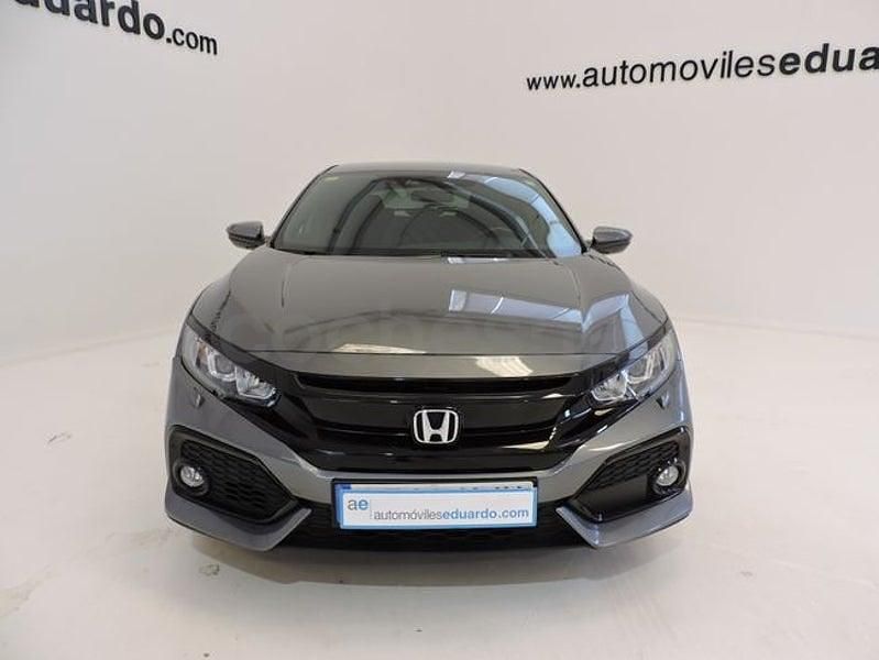 Usado Honda Civic Elegance 129 CV (94 kW) 2018 Gris / plata Berlina