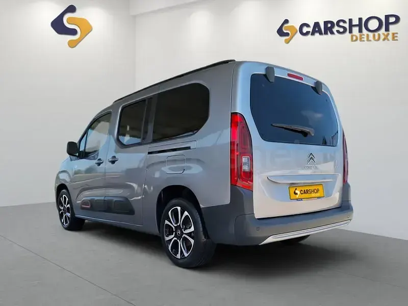 Usado Citroën e-Berlingo Shine 130 CV (95 kW) 2020 Gris / plata Monovolumen
